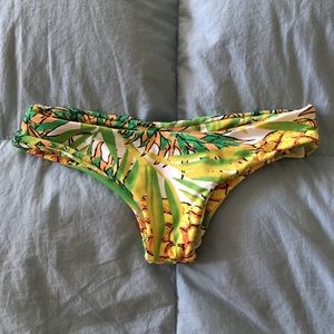 Midori pineapple bottom